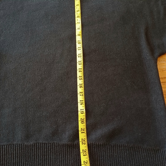 You are going to attract attention in this vintage size medium sequined sweater - Picture 9 of 10